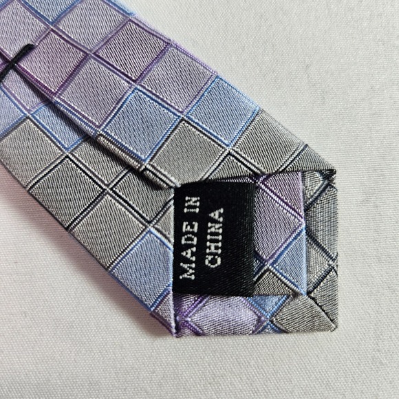 Calvin Klein 100% Silk Tie Geometric Purple 3.5" x 60" - Picture 5 of 9